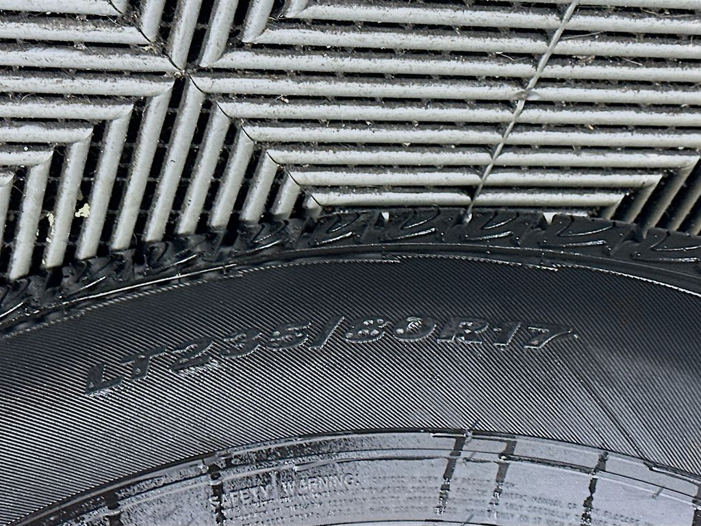 Used 2024 White Ram Limited image 33