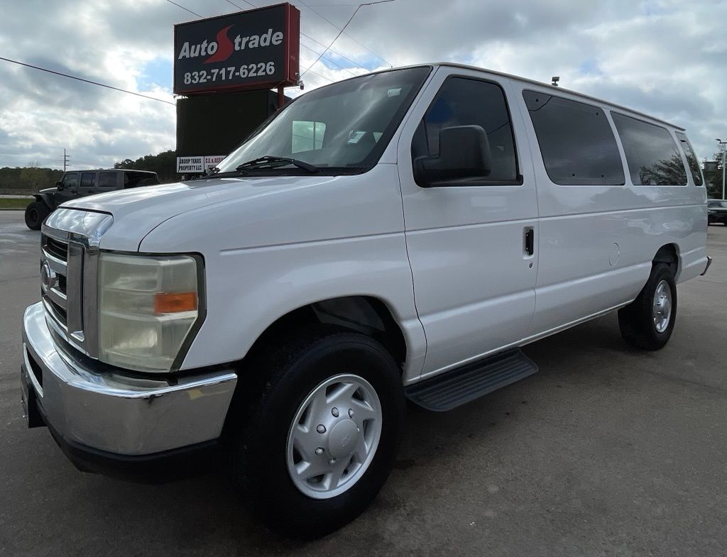 2009 Ford E-350SD XLT - 3