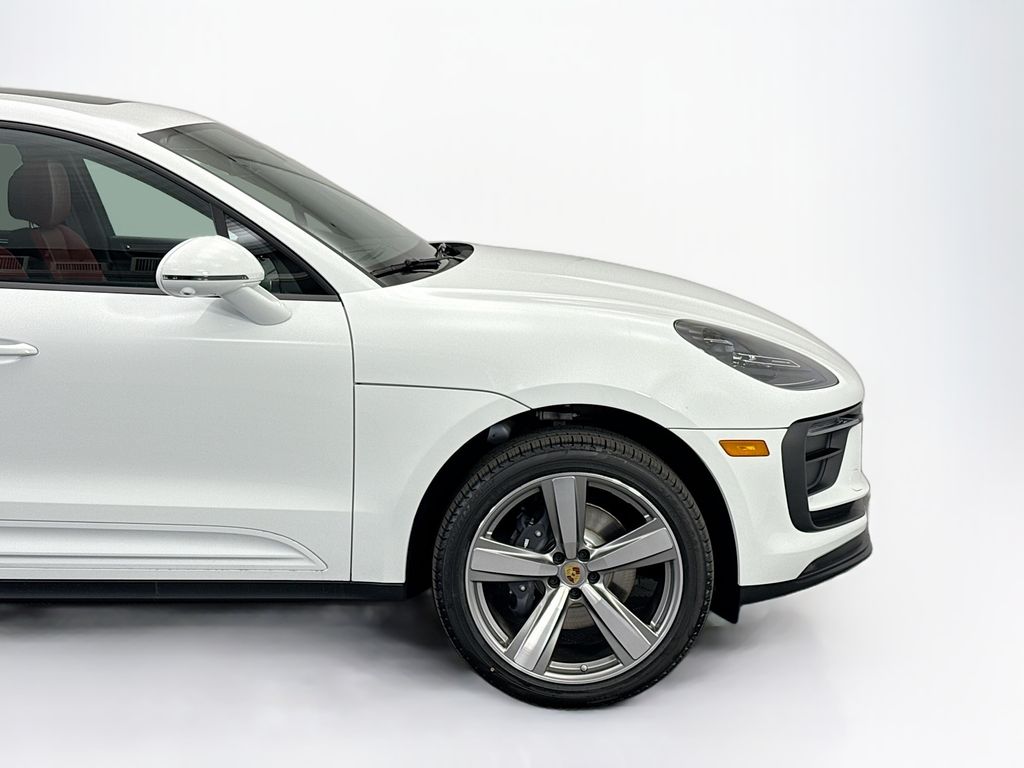 Thumbnail: 2026 Porsche Macan - 11