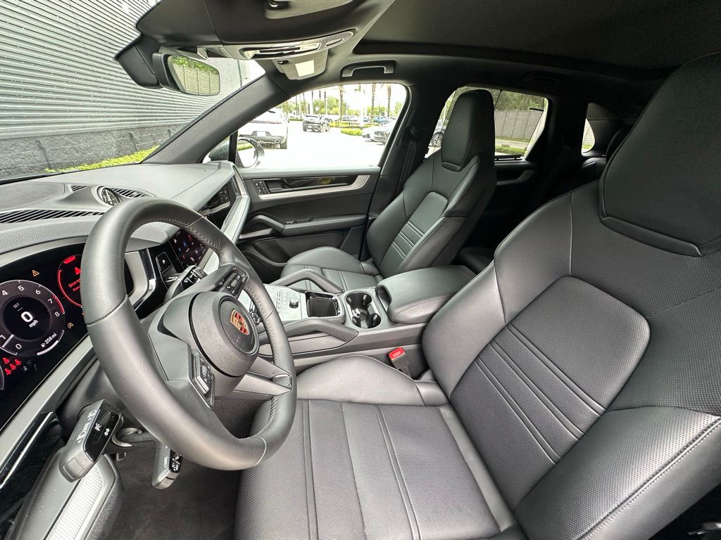 Thumbnail: 2025 Porsche Cayenne - 5