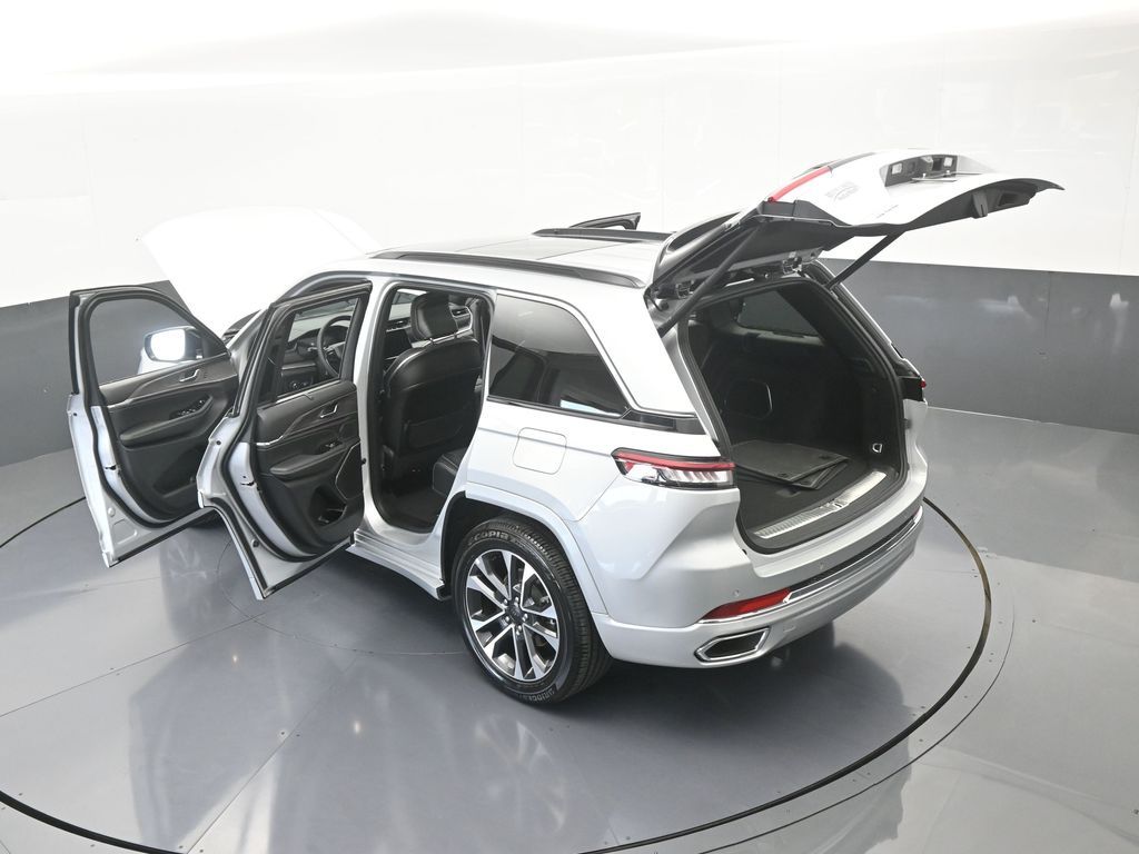 Used 2024 Silver Zynith Jeep Overland image 74