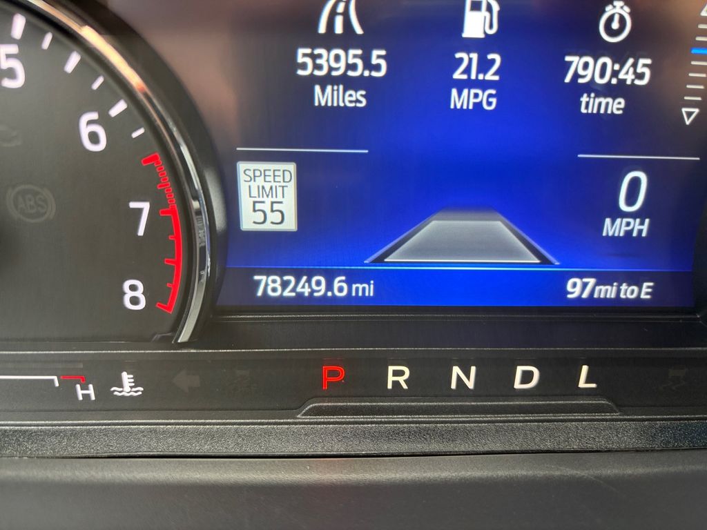 Used Car 2022 Ford Explorer  Xlt For Sale Under $25,000 In Floresville, Texas