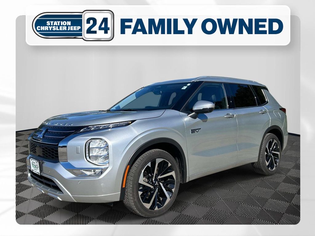Silver 2025 Mitsubishi Outlander Hybrid Plug-in SUV / Crossover All-Wheel Drive 1-Speed Automatic