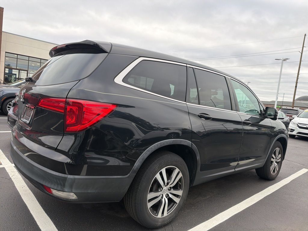 Thumbnail: 2016 Honda Pilot - 3
