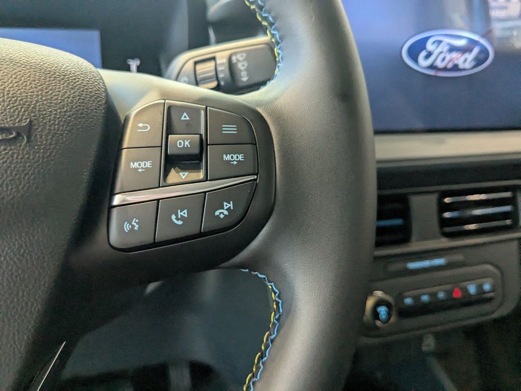 2025 Ford Maverick Lobo
