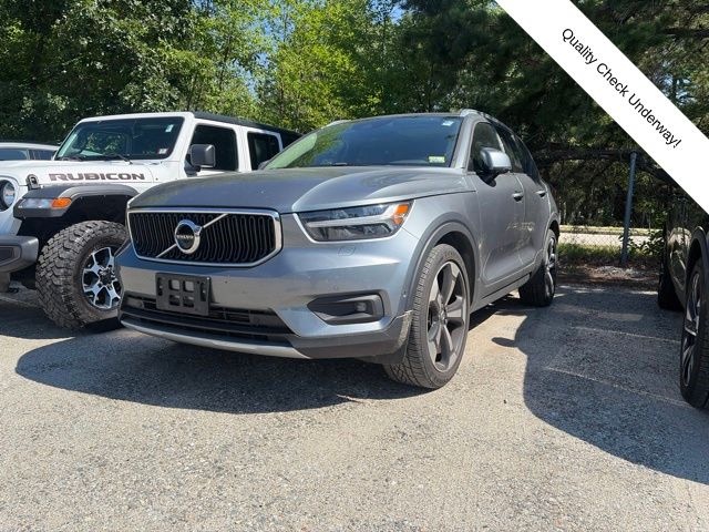 2019 Volvo XC40 T5 Momentum AWD
