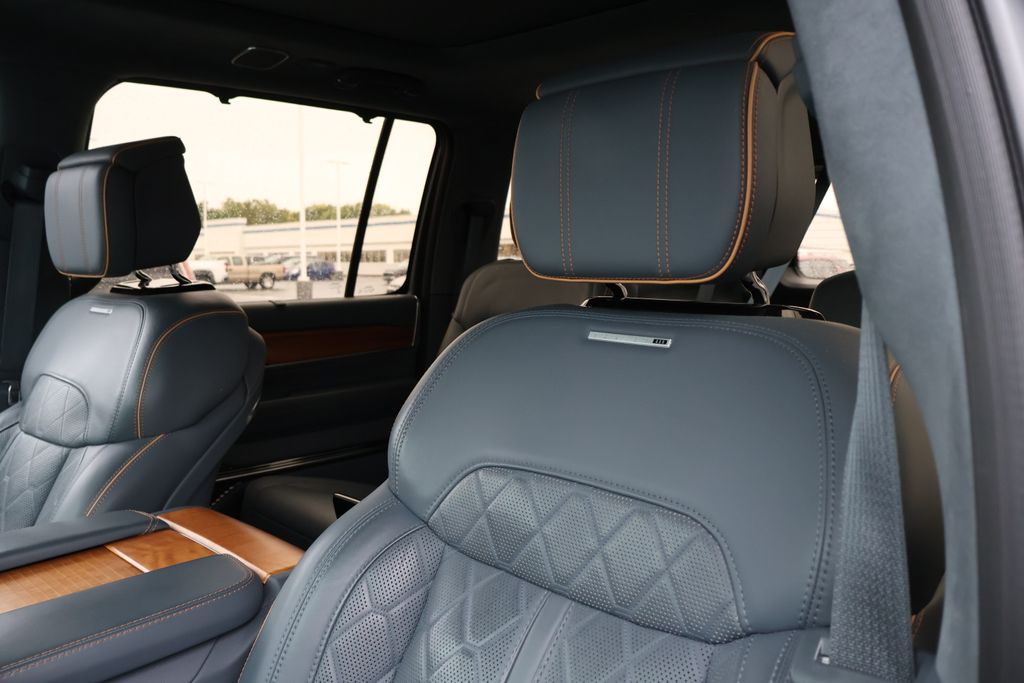 Thumbnail: 2022 Jeep Grand Wagoneer - 14