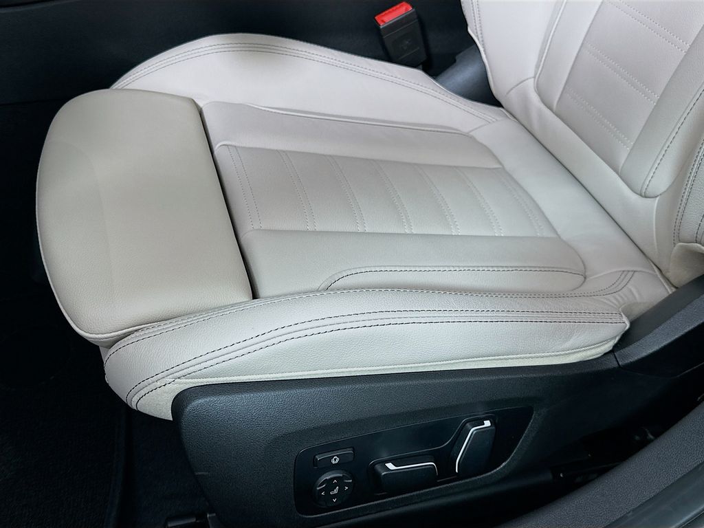 Thumbnail: 2026 BMW 3 Series - 21