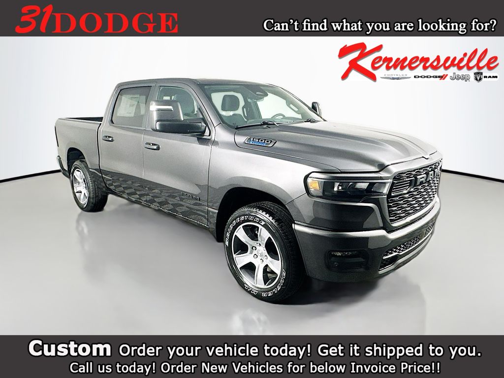 2025 RAM 1500 Express Crew Cab 4WD