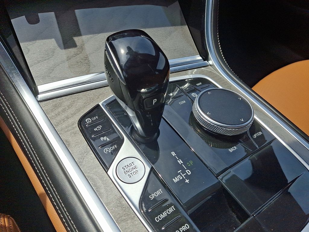 2022 BMW 8 Series  17