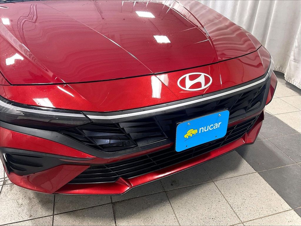 2025 Hyundai Elantra — photo 30