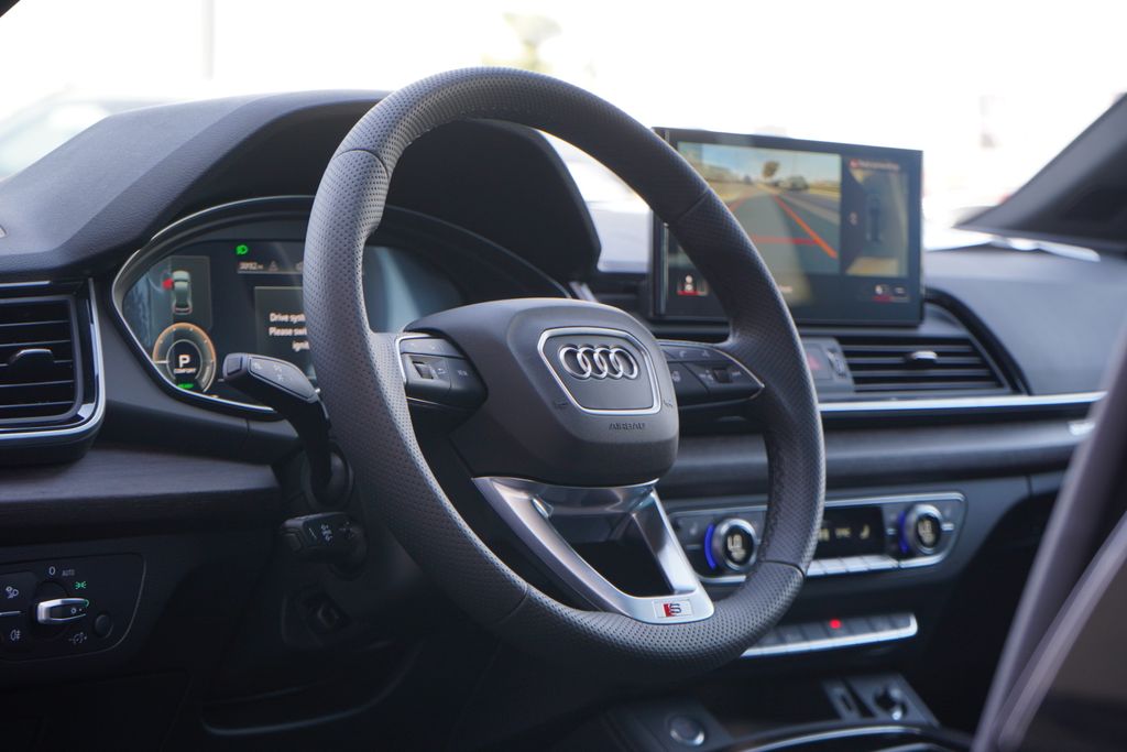 2024 Audi Q5 e  8