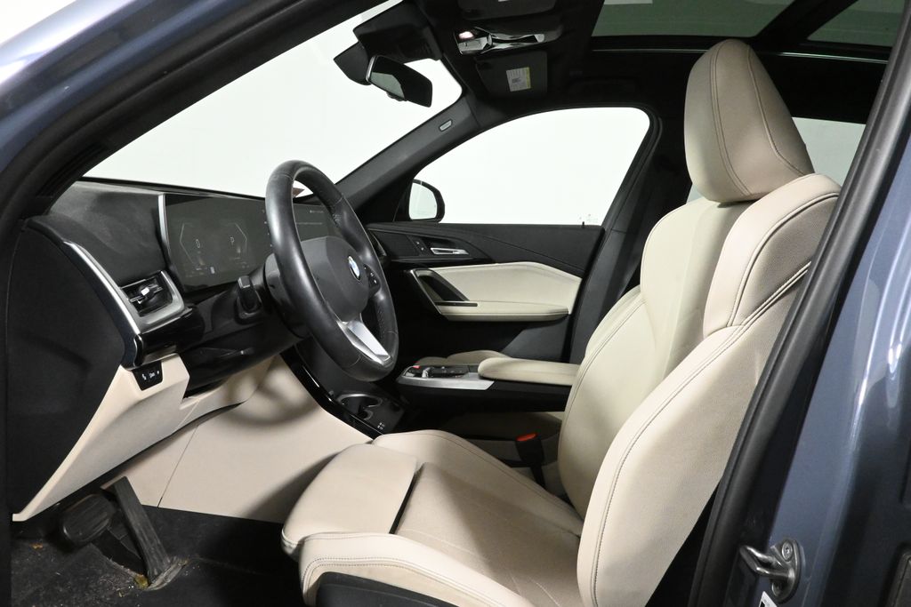 Thumbnail: 2023 BMW X1 - 3