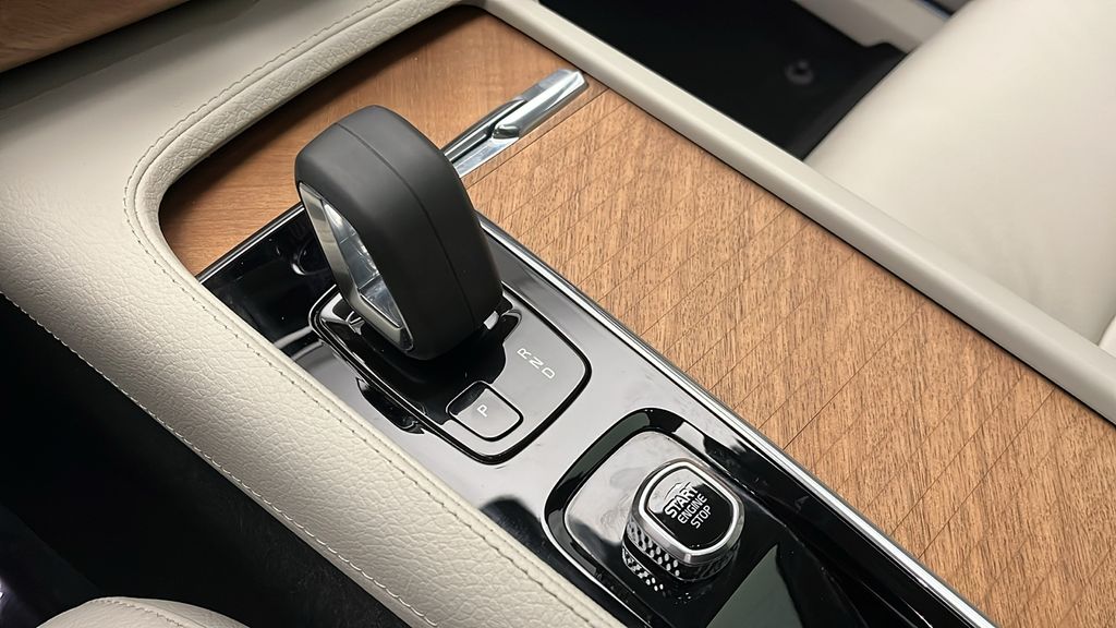 2022 Volvo XC90 T8 Inscription 20