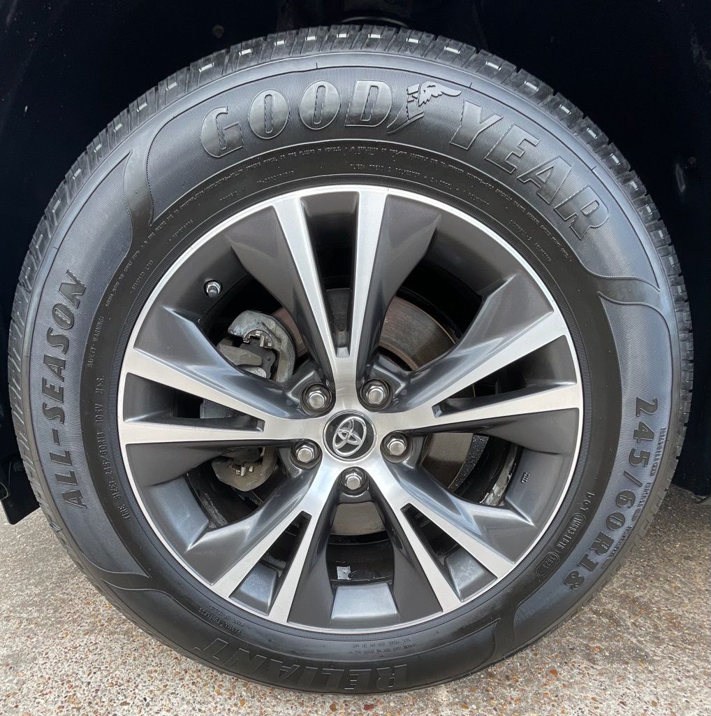 2016 Toyota Highlander XLE V6 Blue at Gullo Toyota