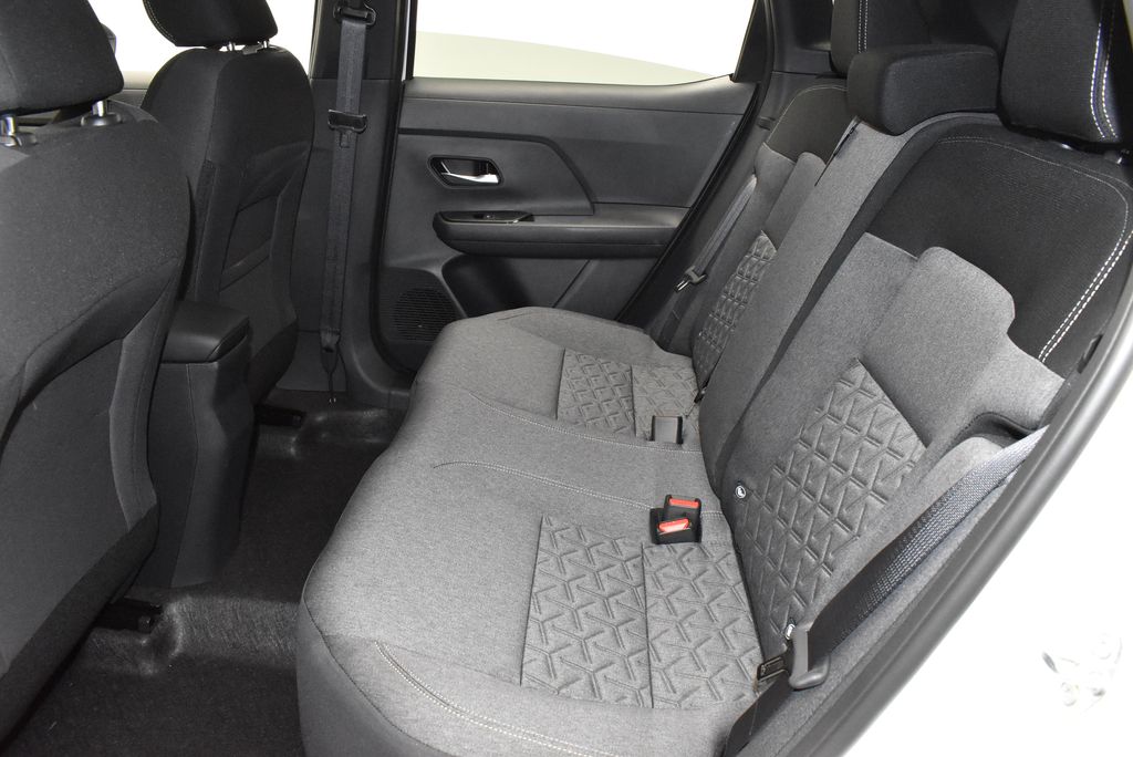 Thumbnail: 2026 Nissan Kicks - 31