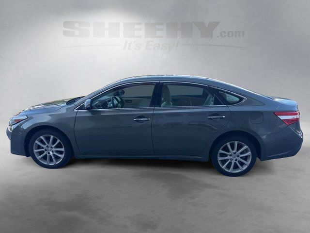 Used 2013 Green Toyota XLE Touring image 15