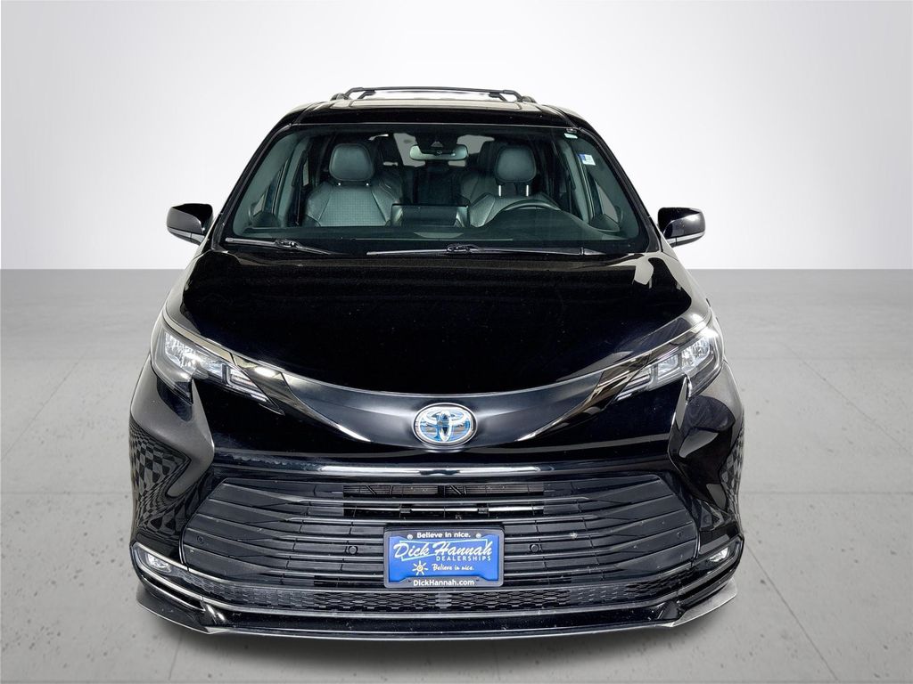 2023 Toyota Sienna Woodland Edition