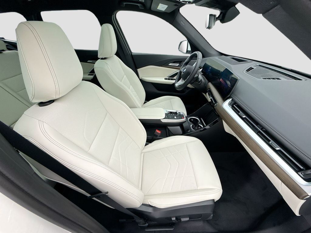 Thumbnail: 2026 BMW X1 - 18