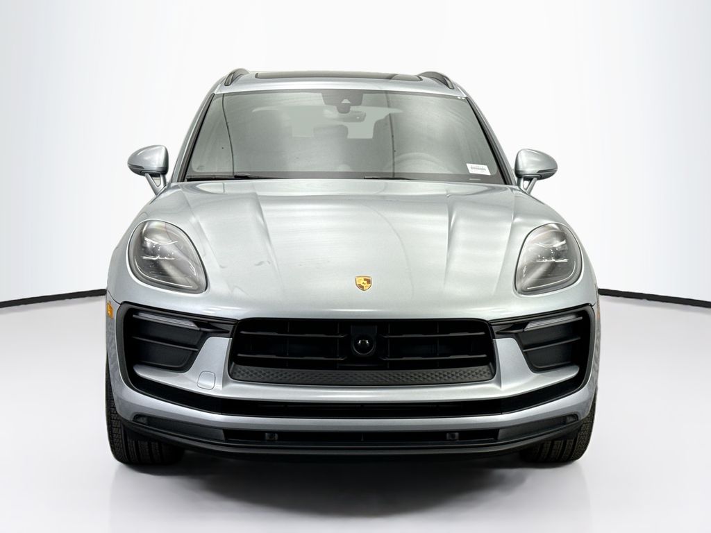Thumbnail: 2026 Porsche Macan - 10