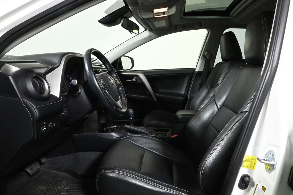 2017 Toyota RAV4 XLE 3