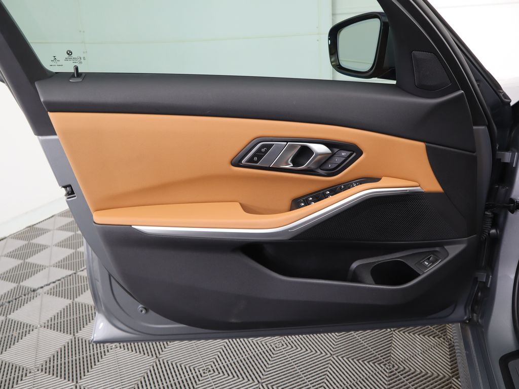 Thumbnail: 2023 BMW 3 Series - 25