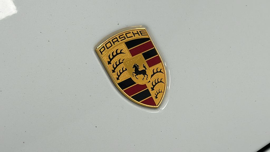 Thumbnail: 2022 Porsche 911 - 13