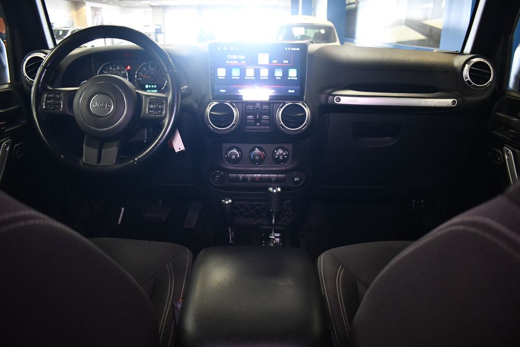 Thumbnail: 2017 Jeep Wrangler - 14