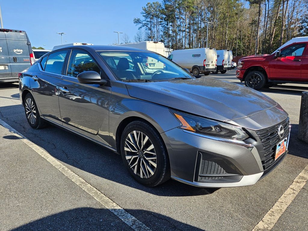 2024 Nissan Altima SV