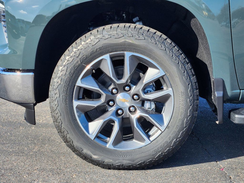 2025 Chevrolet Silverado 1500 LT 7