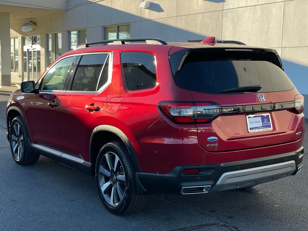 Thumbnail: 2023 Honda Pilot - 4