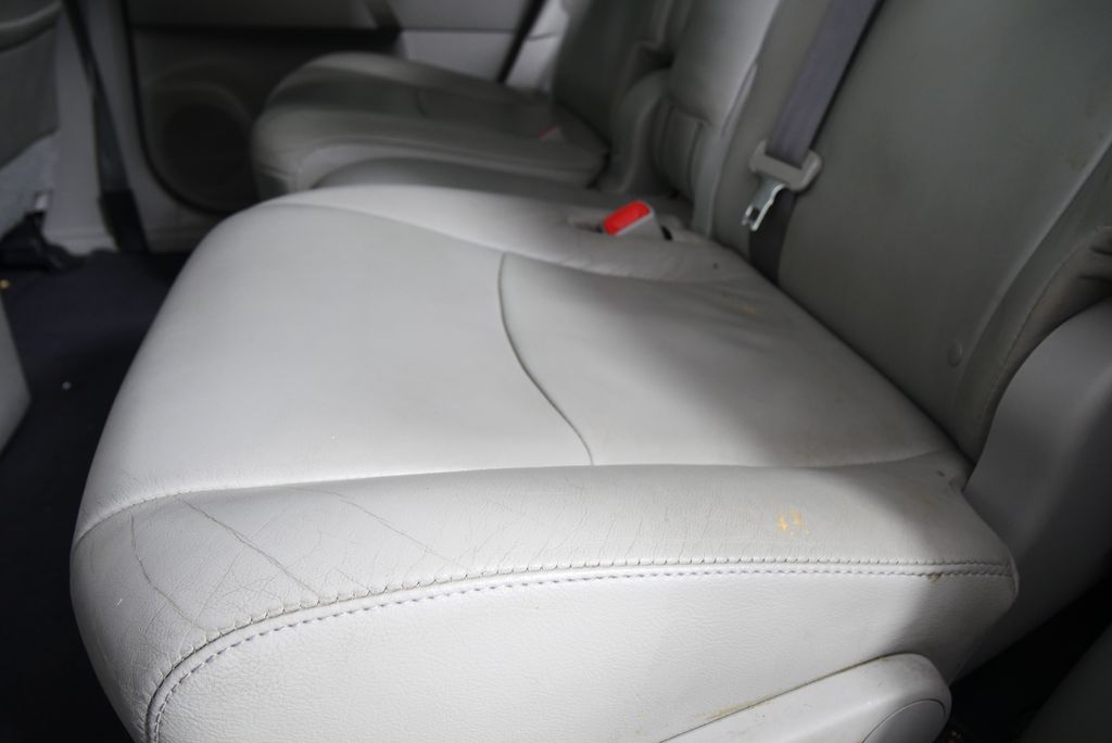 Thumbnail: 2012 Toyota Highlander - 10