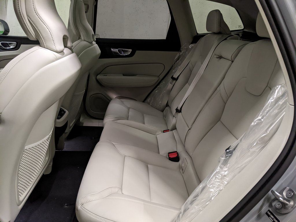 2026 Volvo XC60 Ultra - Photo 24