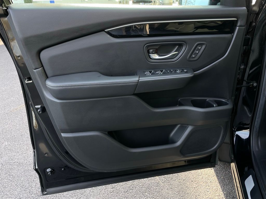 Thumbnail: 2025 Honda Pilot - 24