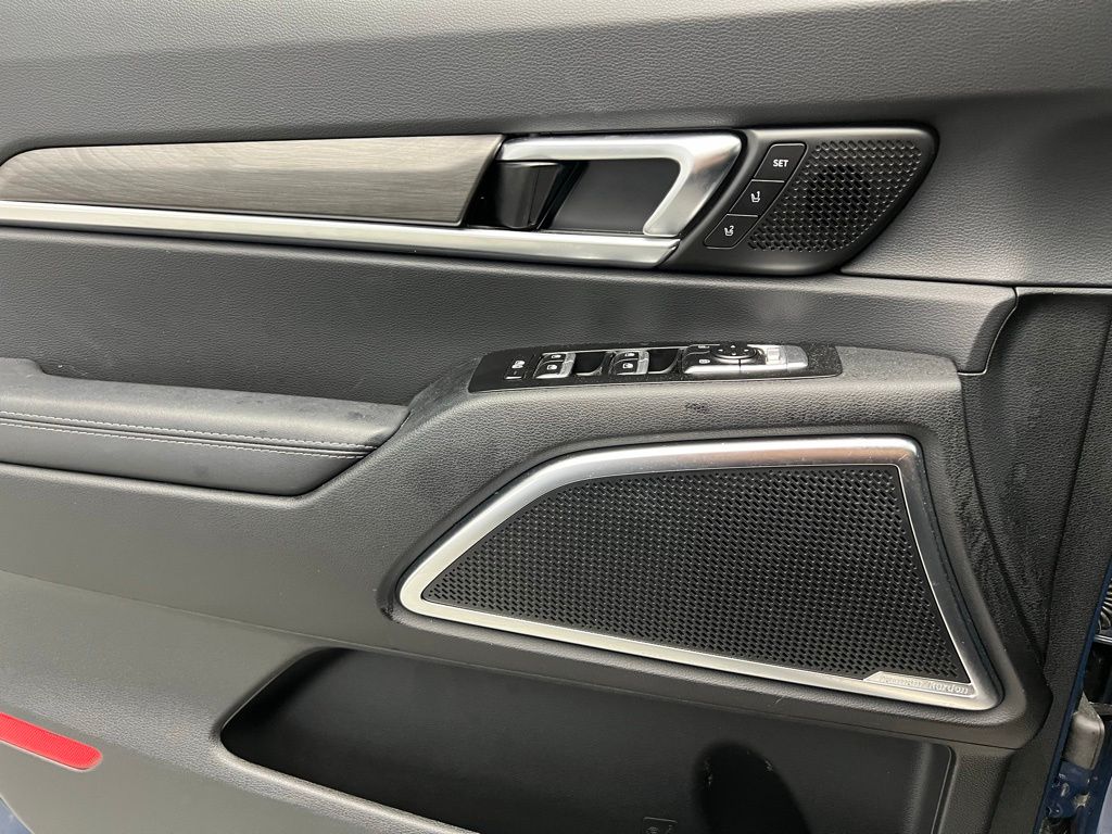 Thumbnail: 2023 Kia Telluride - 22