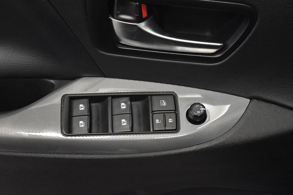 Thumbnail: 2019 Toyota Sienna - 14