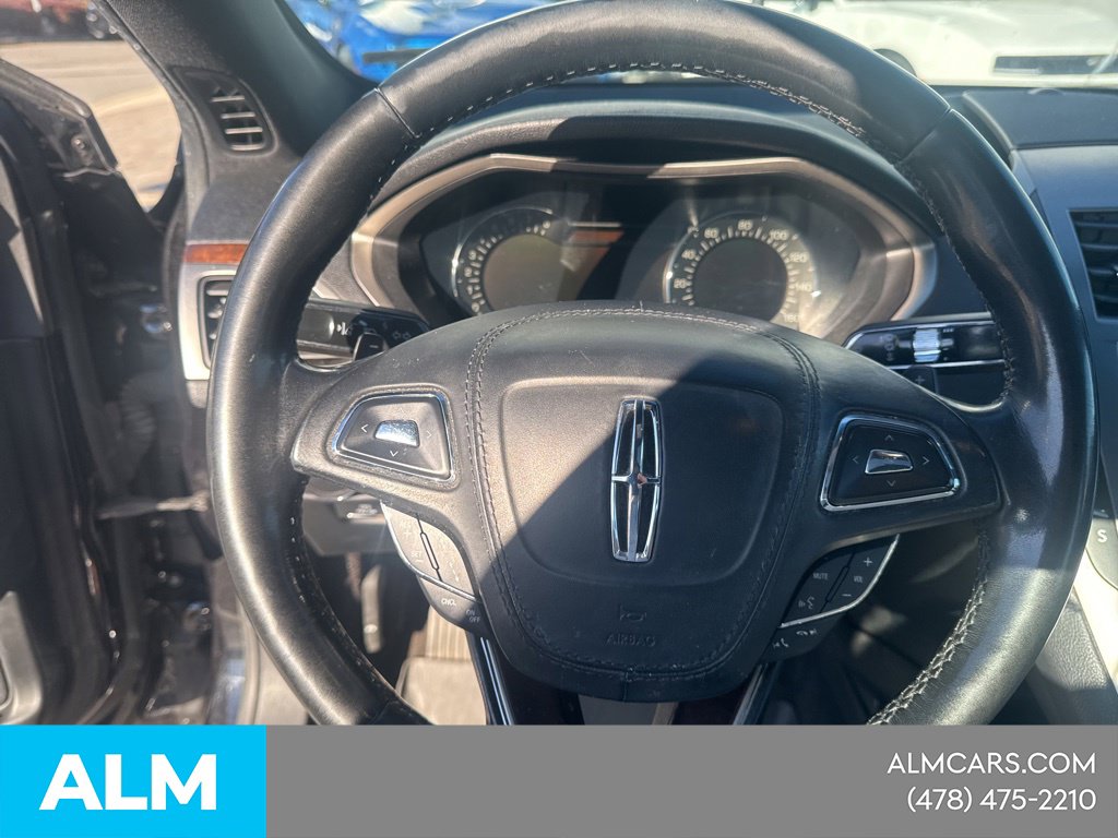 Used 2020 Black Lincoln Reserve image 16