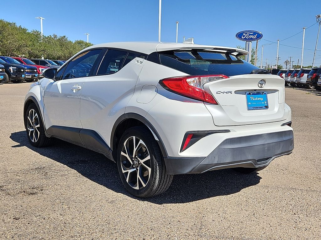 Used 2018 Toyota C-HR XLE with VIN NMTKHMBX6JR052572 for sale in Pampa, TX