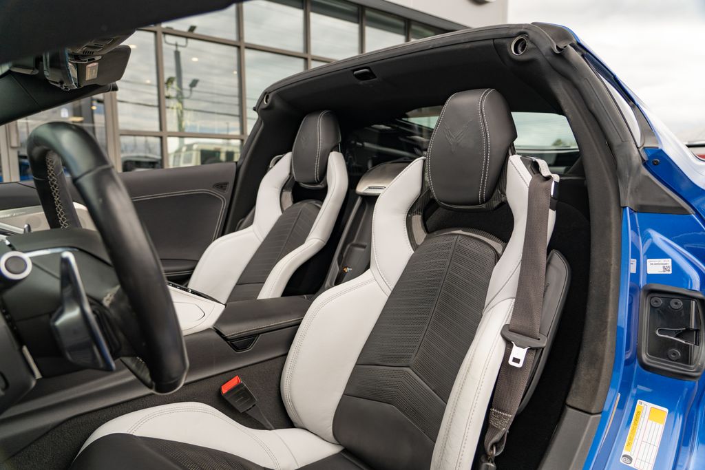 2021 Chevrolet Corvette Stingray photo