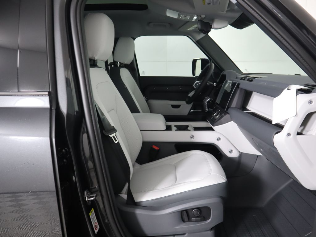 Thumbnail: 2026 Land Rover Defender - 22