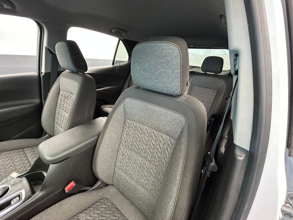 Used 2022 Iridescent Pearl Tricoat Chevrolet LT image 11