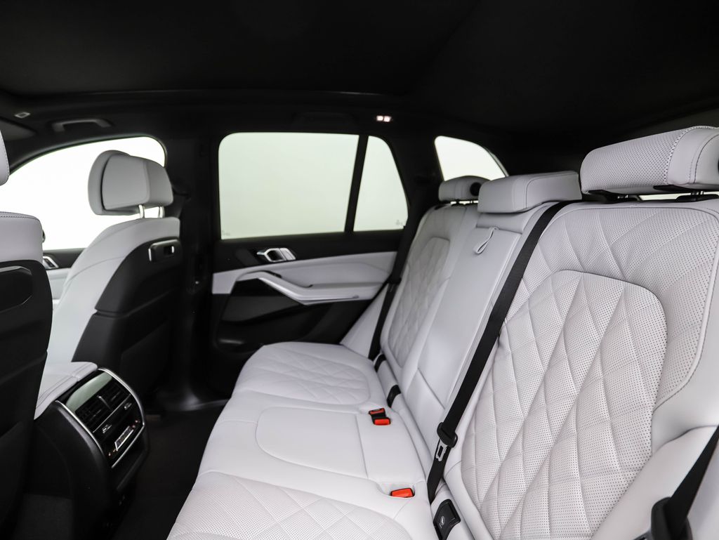 Thumbnail: 2026 BMW X5 - 22