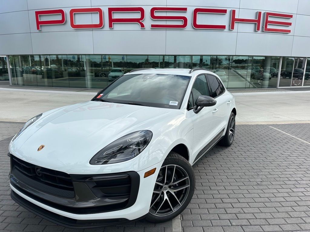 2024 Porsche Macan  -
                Davie, FL