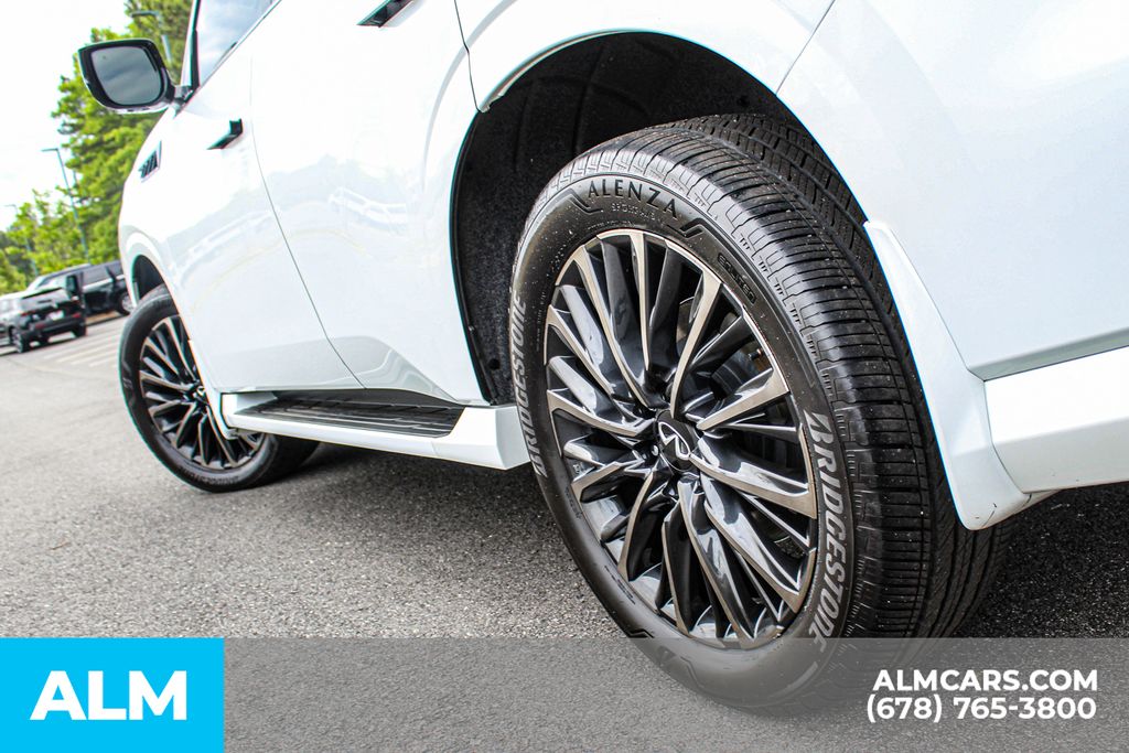 Used 2025 Black INFINITI AUTOGRAPH image 15