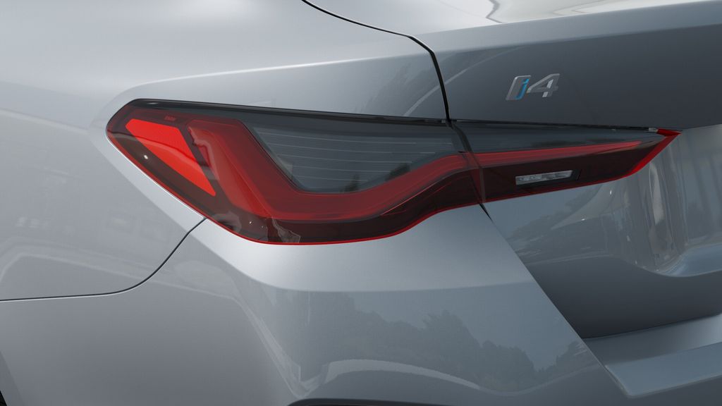 2025 BMW i4 eDrive40 8