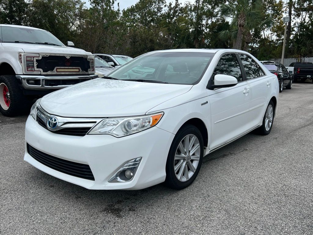 2013 Toyota Camry Hybrid LE 2