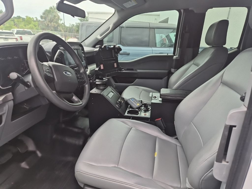 Used 2022 White Ford XL image 2
