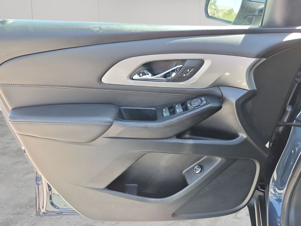 Used Car 2023 Chevrolet Traverse  Lt For Sale Under $30,000 In Austin, Texas