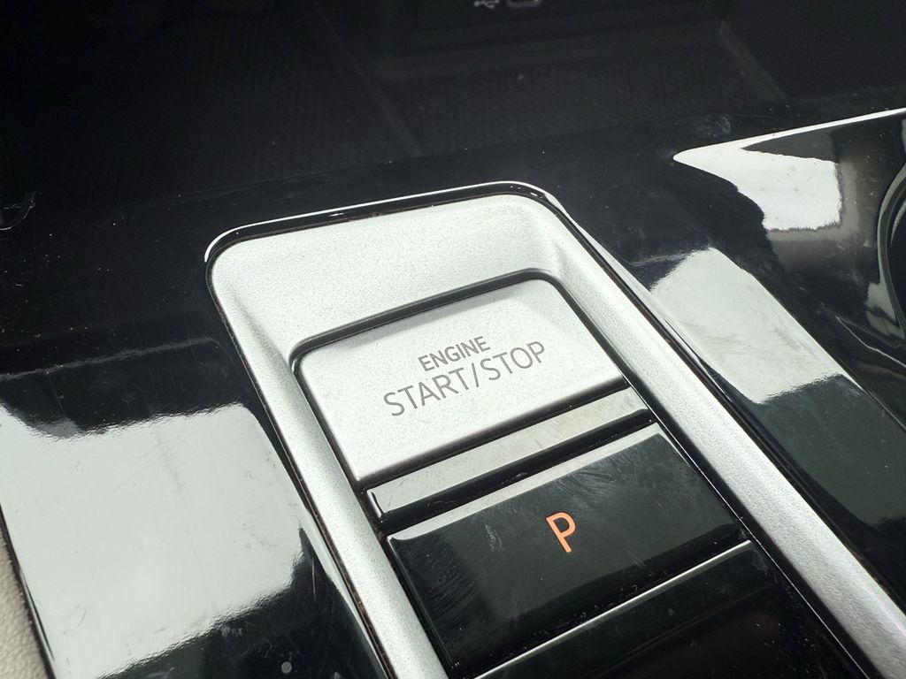 2024 Volkswagen Atlas 2.0T SE w/Technology White at DeMontrond Gulf Freeway