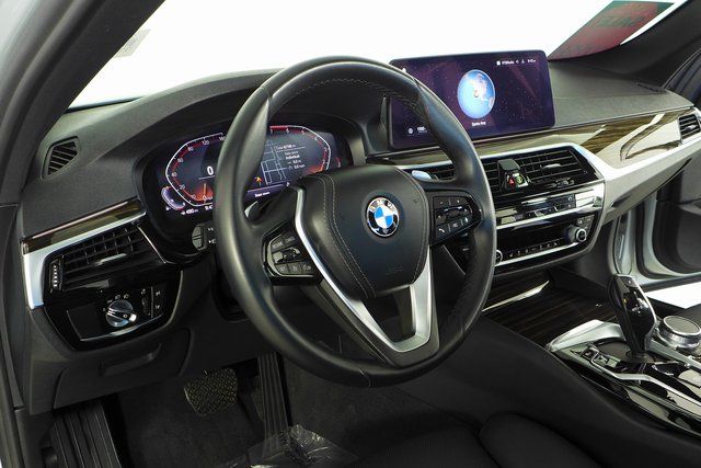 2021 BMW 5 Series 530i 27